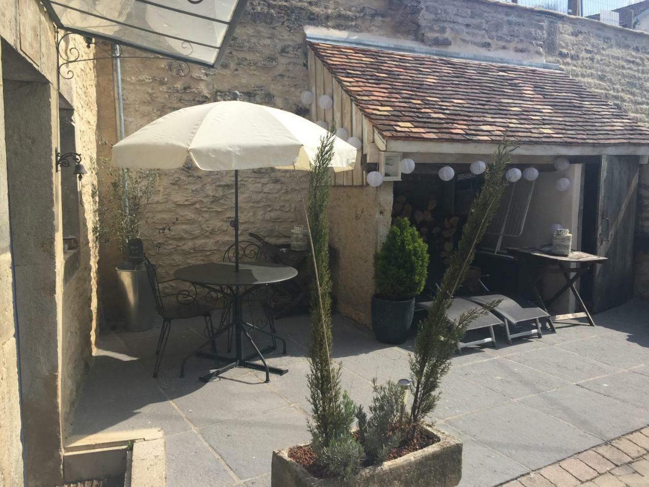 Le Gite Du Petit Lavoir Beze Exterior photo